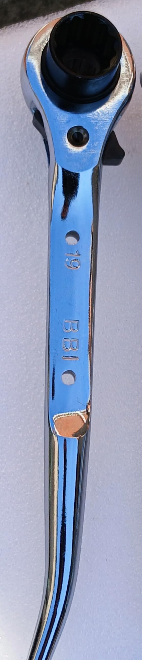6411709