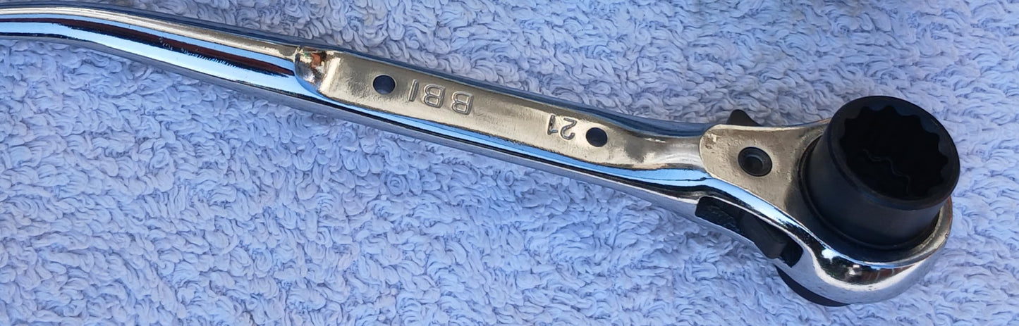 6411709